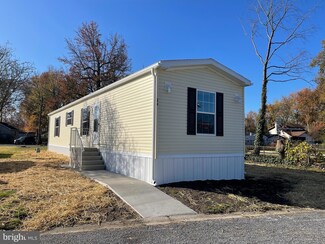 34 Dennis Dr, Pennsville, NJ 08070
