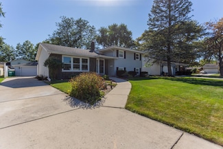 1748 Holly Ln, Munster, IN 46321