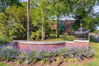 1202 Greendale Ave Unit 131, Needham, MA 02492