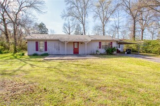 121 N Redbud Ln, Alma, AR 72921