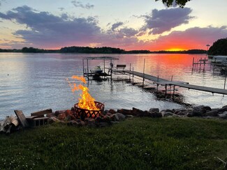 3165 Lake Shore Ave, Maple Plain, MN 55359