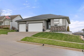 107 S 19th Ct, Indianola, IA 50125