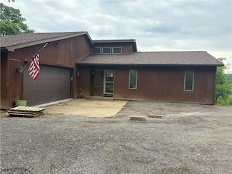 179 Ginger Hill Rd, Finleyville, PA 15332