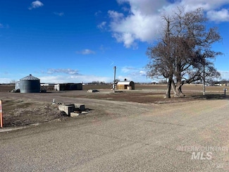 6613 Denver Rd, Fruitland, ID 83619