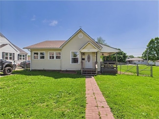 1407 N Main St, Higginsville, MO 64037