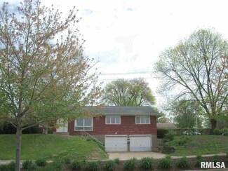 701 31st St, Rock Island, IL 61201
