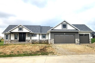 2227 Eldie Dr, Dubuque, IA 52002