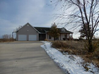 9352 NE Shoal Creek Rd, Cameron, MO 64429