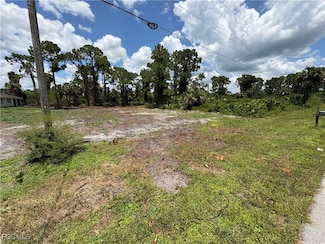 3734 Kemper St, Fort Myers, FL 33905