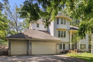 2542 Brookfield Ln, Saint Paul, MN 55120