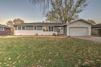 1130 Erie Dr, Janesville, WI 53545