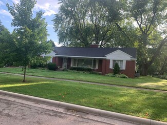 222 E Wabash Ave, Wakarusa, IN 46573