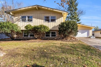1916 Galen Dr, Champaign, IL 61821