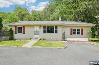 104 Leland Trail, Hopatcong, NJ 07843