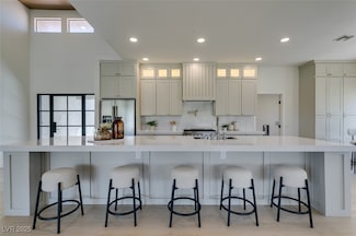 9520 Sundial Dr, Las Vegas, NV 89134