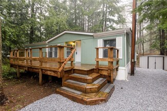 561 Flair Valley Dr, Maple Falls, WA 98266