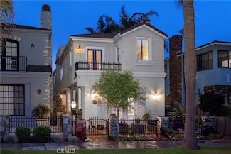 113 5th St, Seal Beach, CA 90740