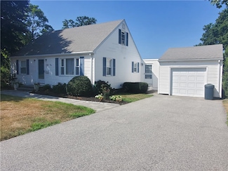 139 Coggeshall Ave, Newport, RI 02840