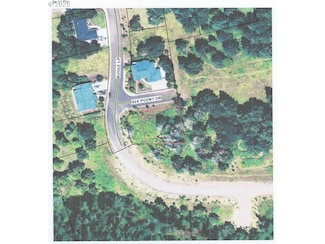 48522 Six Point Dr, Oakridge, OR 97463