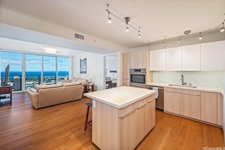 888 Kapiolani Blvd Unit 3806, Honolulu, HI 96813
