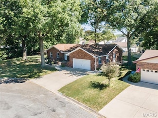 6 Michael Ct, Bethalto, IL 62010