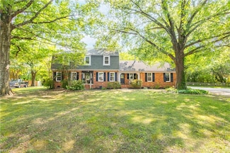 613 S Claypool Ct, Virginia Beach, VA 23464