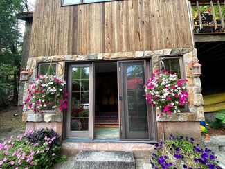 11 Craig Rd, Weare, NH 03281