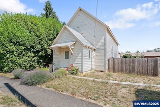 38835 N Main St, Scio, OR 97374