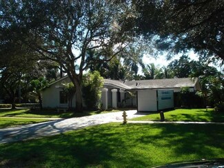 3800 Lymestone Dr, Hollywood, FL 33026