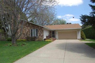 607 Clinton Ave, Mount Morris, IL 61054