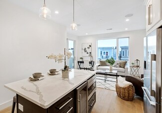946 Saratoga St Unit 204, Boston, MA 02128