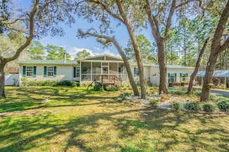 17480 Nuthatch Rd, Weeki Wachee, FL 34614