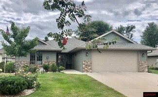 109 Turquoise Ct, Mankato, MN 56001