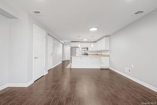 10220 Rockaway Beach Blvd Unit 1A, Rockaway Park, NY 11694