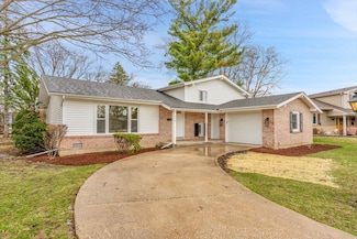 2115 N Elizabeth Dr, Arlington Heights, IL 60004
