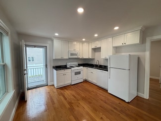 160 Bow St Unit 1, Everett, MA 02149