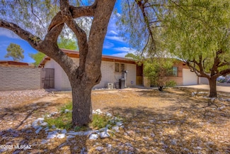 4561 S White Pine Dr, Tucson, AZ 85730