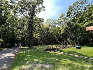 585 Victory Ln, Put-In-bay, OH 43456