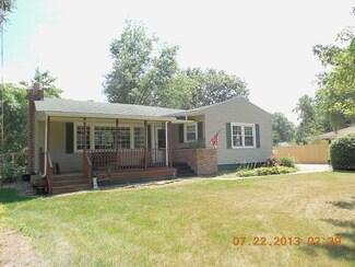 5116 E Boy Scout Rd, Saint Anne, IL 60964
