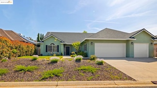 17611 Twin Oak Dr, Jamestown, CA 95327