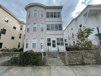 7 Shawmut St, Worcester, MA 01609