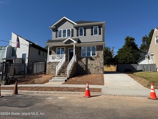 29 Hartford St, Staten Island, NY 10308