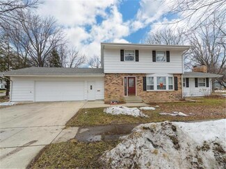 609 14th St E, Glencoe, MN 55336