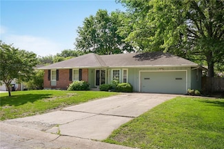 1007 SE 3rd St, Lees Summit, MO 64063