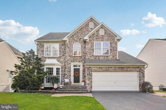 8227 Rose Petal Dr, Philadelphia, PA 19111