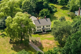 123 Drinkwater Rd, Kensington, NH 03833