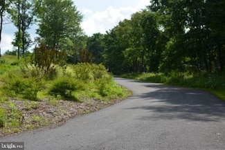 L 92 Spruce Dr, Harrisburg, PA 17112