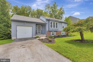 44 Quail Hollow Dr, Hockessin, DE 19707