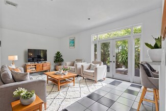10261 NW 3rd St, Pembroke Pines, FL 33026