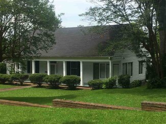 407 E Madison St, Yazoo City, MS 39194